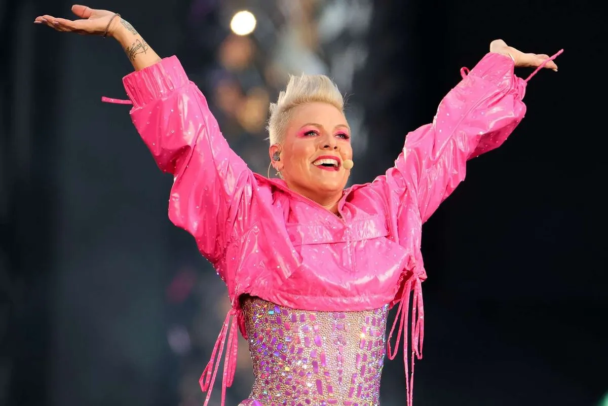 Pink, Sheryl Crow, The Script & KidCutUp