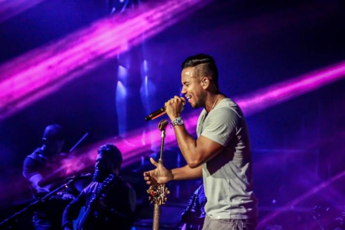 Romeo Santos at MetLife Stadium